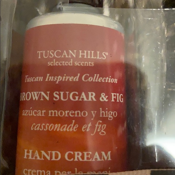 Lotion set with basket - Picture 4 of 8